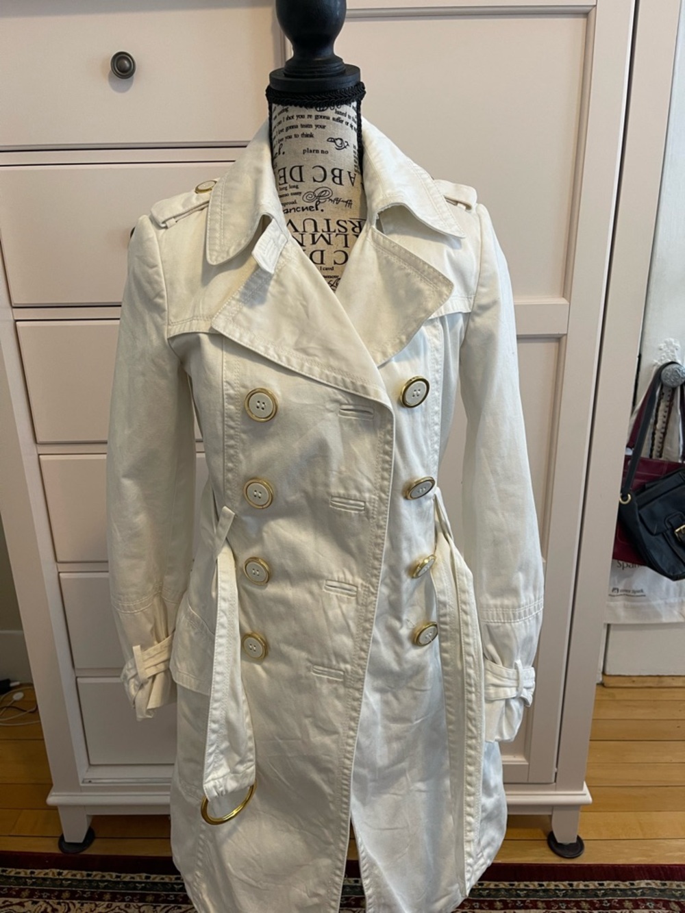 Zara White Double-Breasted Trench Coat with Gold Buttons, Cotton material